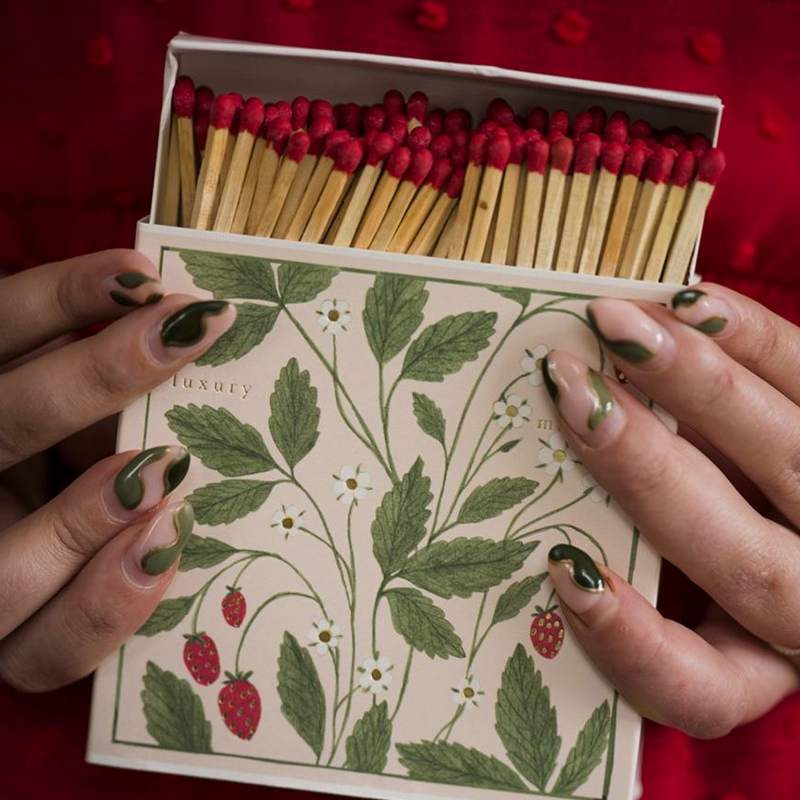 Archivist Gallery Strawberry Matches B320 with model