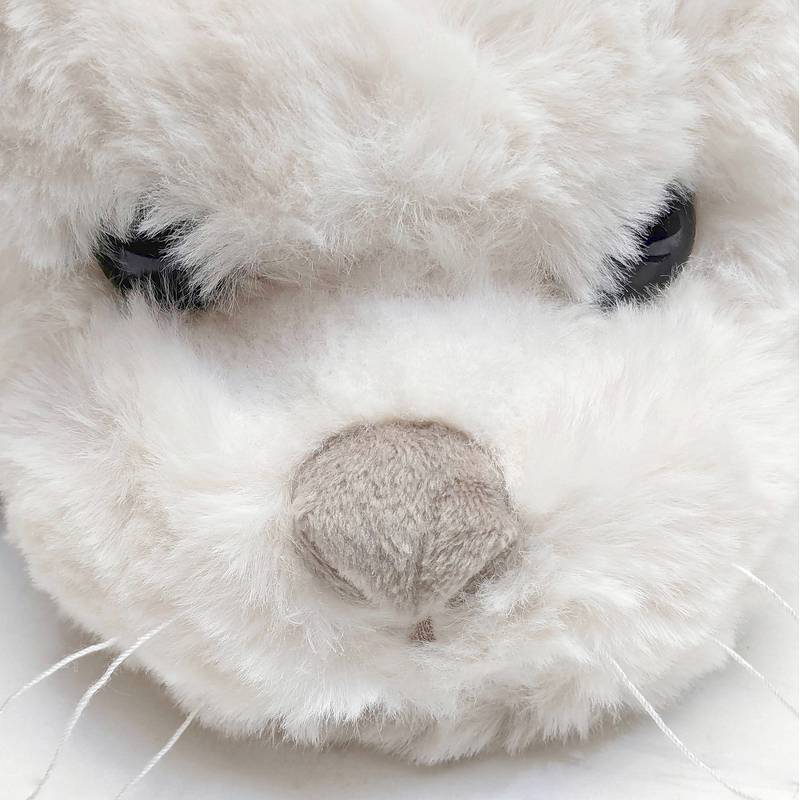 The Great Hoover White Seal 40cm closeup