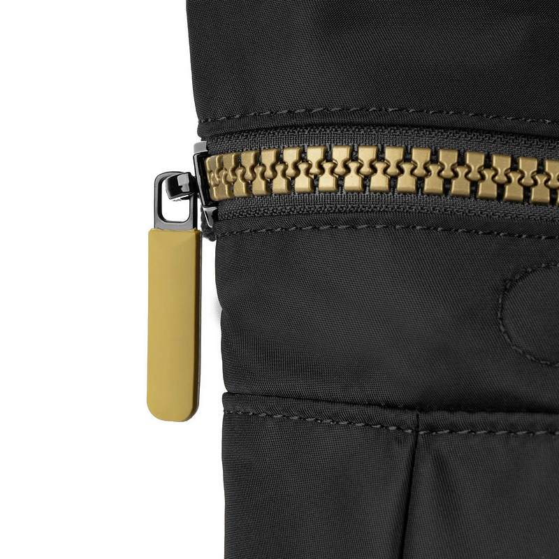 Canfield B Sustainable Medium Gold Label Black zip detail