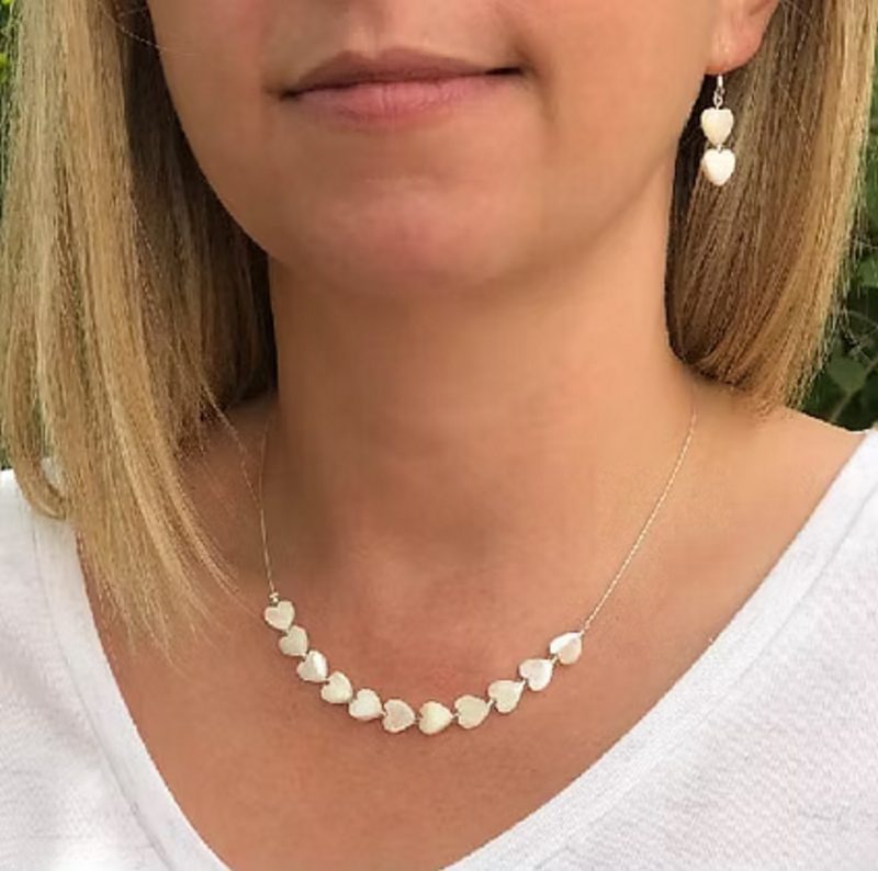 Carrie Elspeth N1542 Shell Heart Mother Of Pearl Links Necklace model