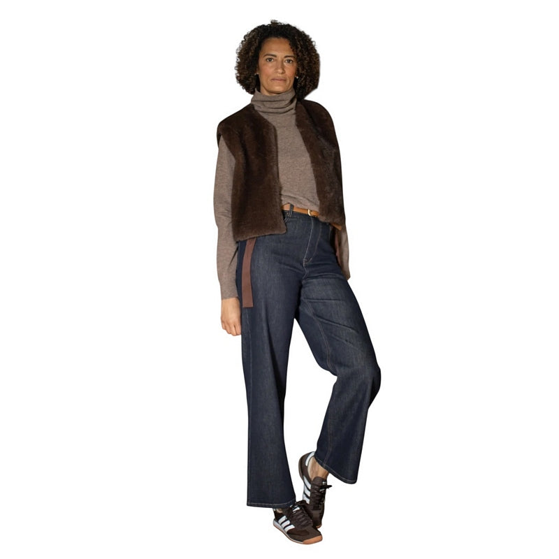 Chalk Clothing Felicity Gilet Cappuccino on model main
