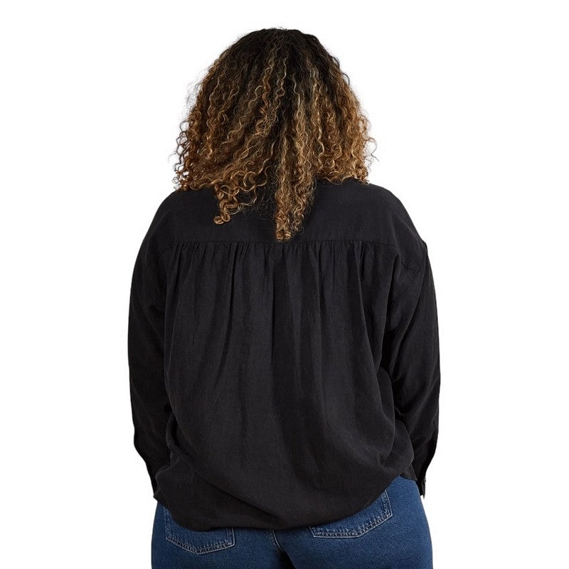 Chalk Clothing Hettie Shirt Black on model rear