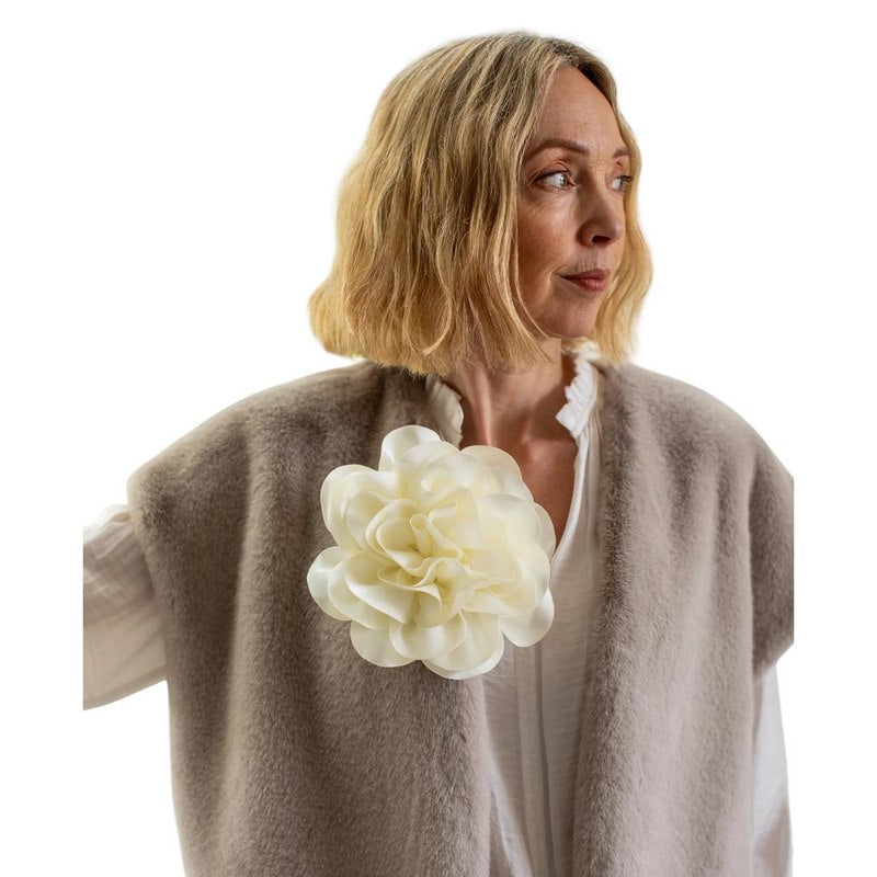 Chalk Clothing Hove Flower Brooch Ivory on model front