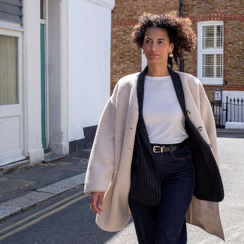 Chalk Clothing Mara Reversible Belt Black on model