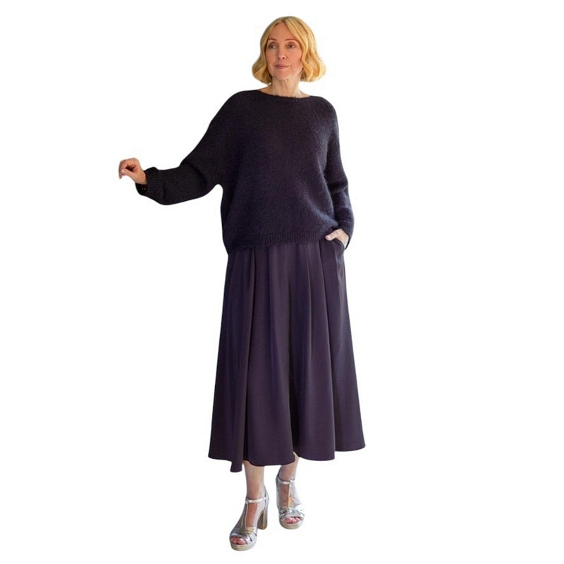 Chalk Clothing Ruby Jumper Black One Size on model 1 front
