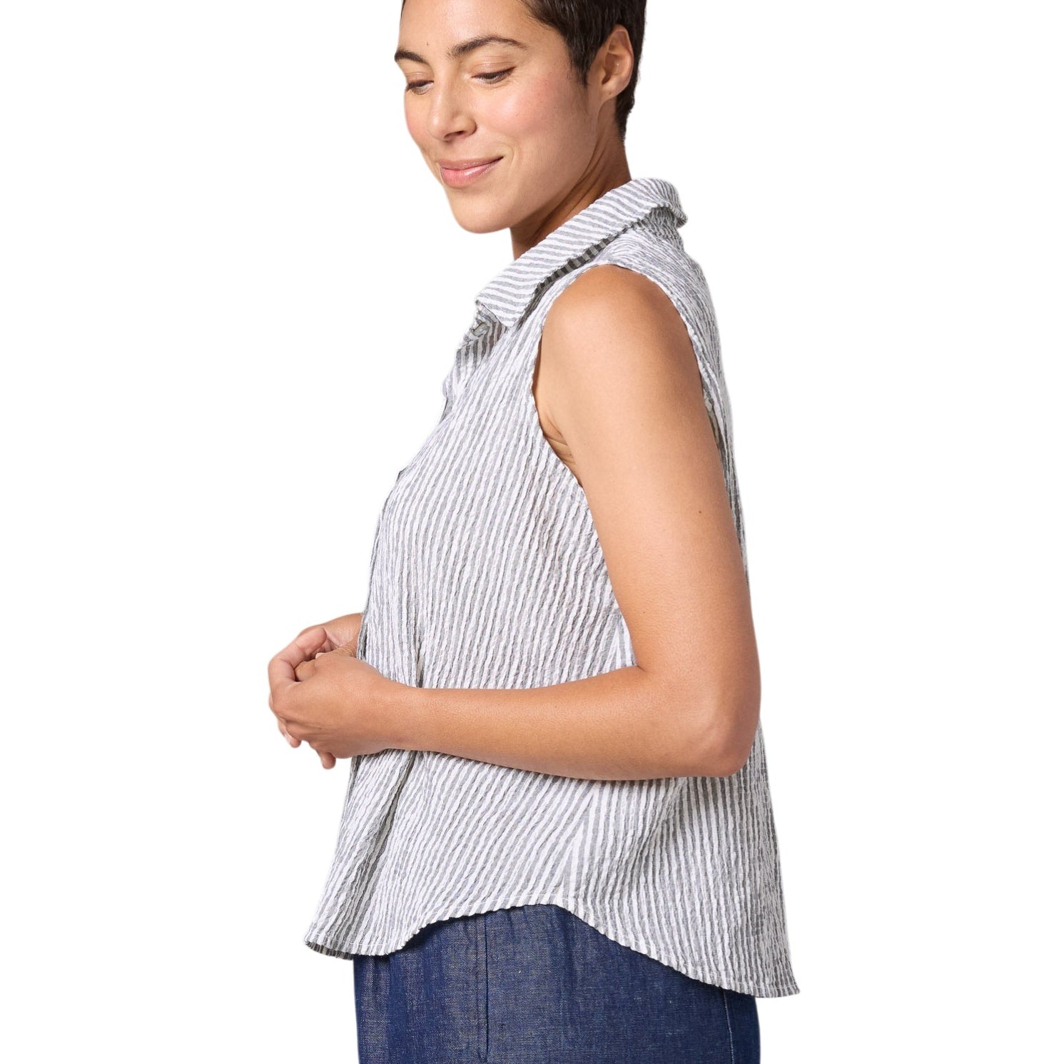 Cut Loose Clothing Sleeveless Shirt White 0645645 model