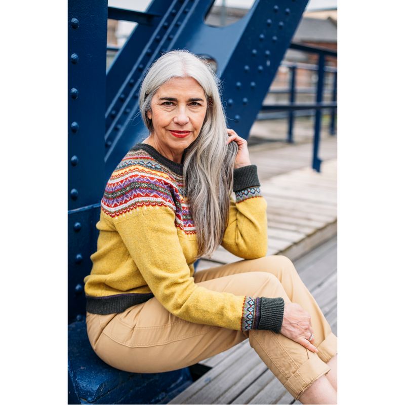 Eribe Knitwear Alpine Short Sweater Findhorn on model lifestyle