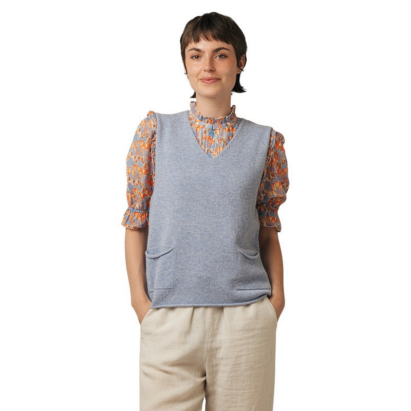 Eribe Knitwear Corry V-Neck Tank Top Vest Pale Lavender V4232PALF23 on model front 1