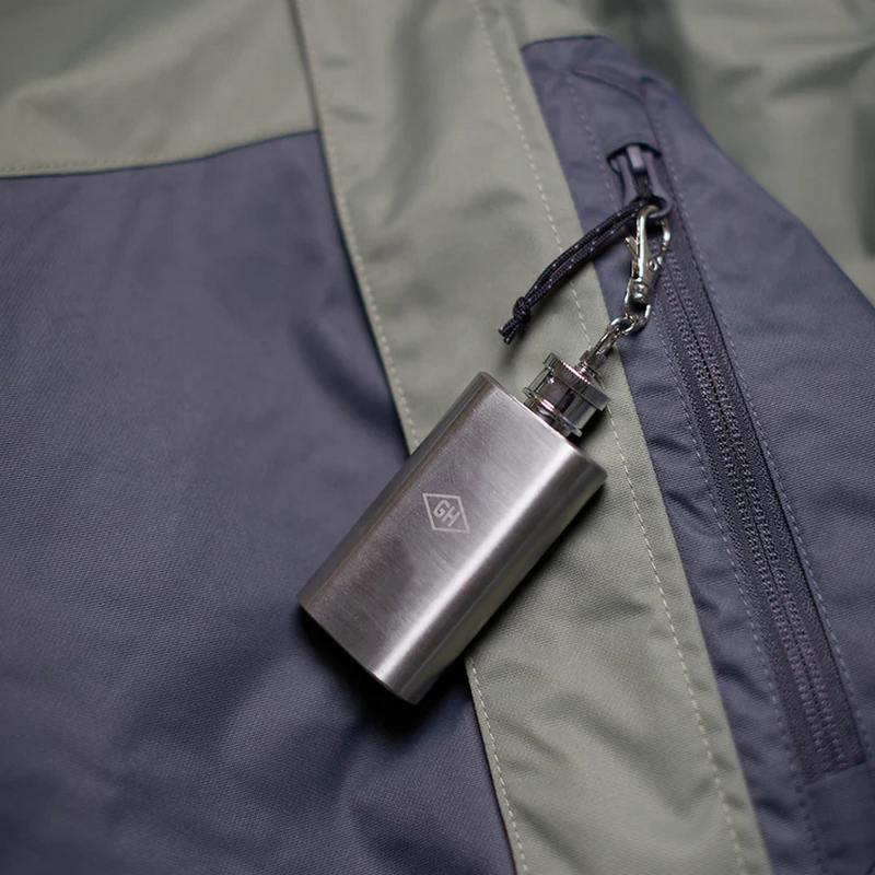 Gentlemen's Hardware Mini Hip Flask 28ml GEN806 lifestyle