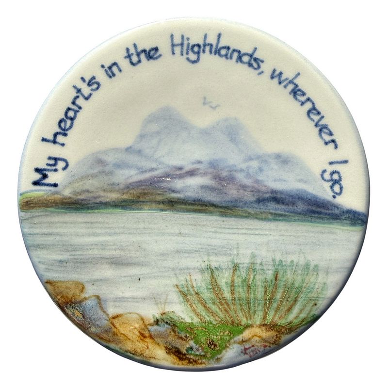 Highland Stoneware My Heart's In The Highlands Small Round Stand front 1
