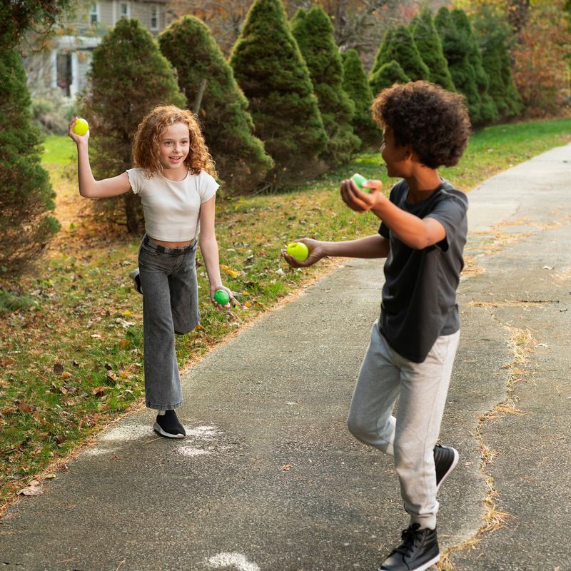 Huckleberry Reusable Water Balls HB48 action