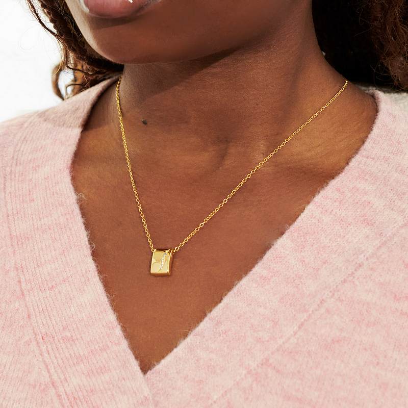 Joma 7728 Style Stories Pave Tag Necklace Gold-plated on model