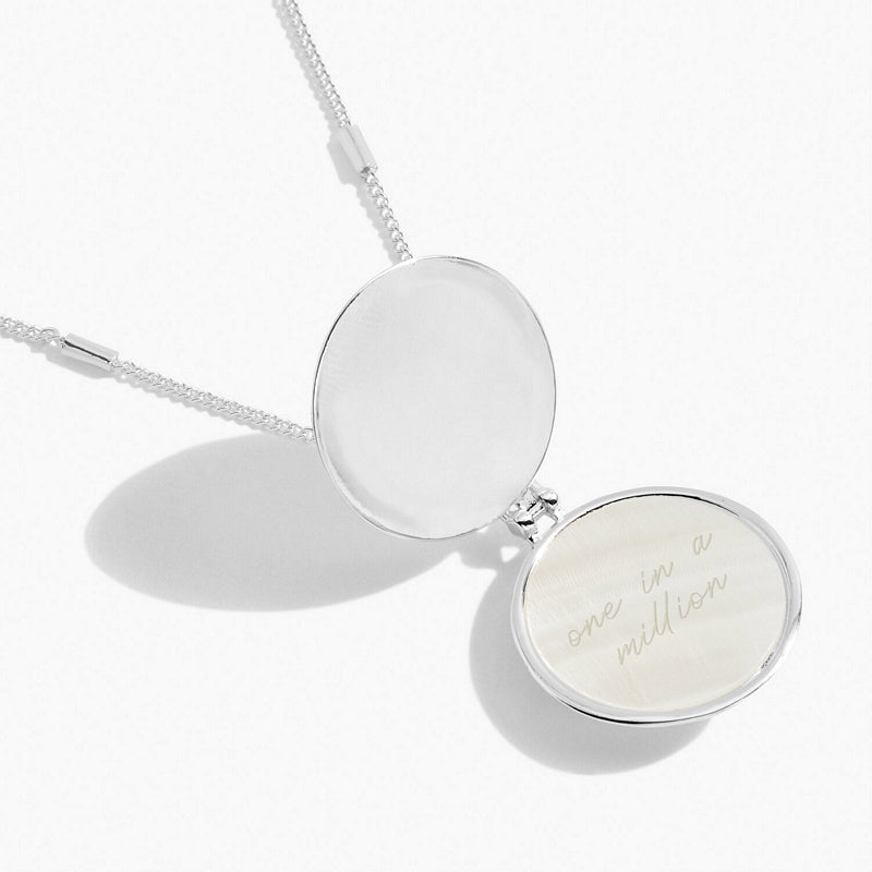 Joma Jewellery 6379 My Moments Silver Minstrel Locket open locket
