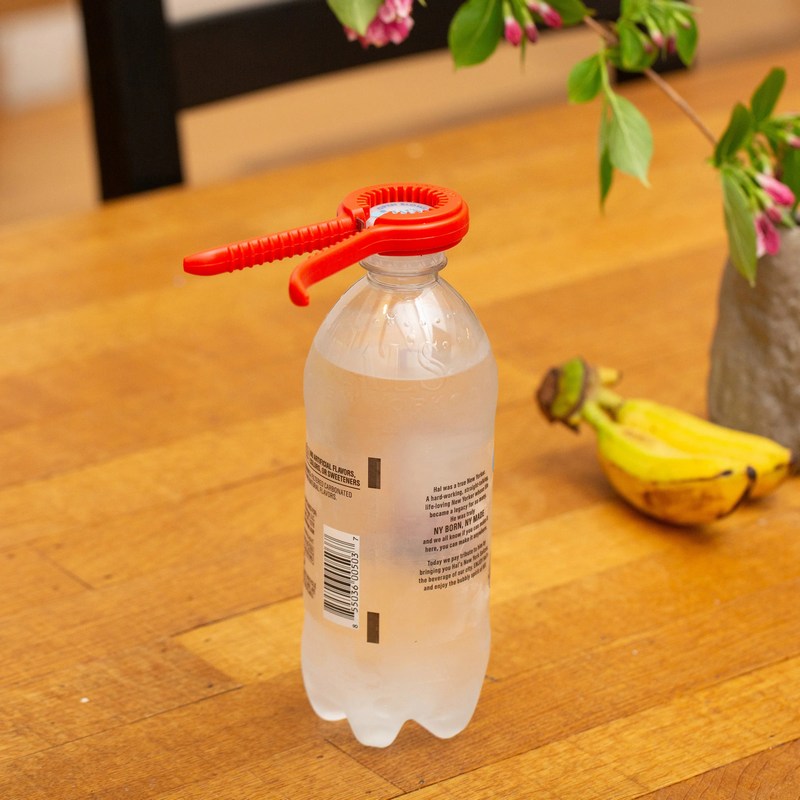 Kikkerland Get A Grip Kitchen Helper CU388 lifestyle