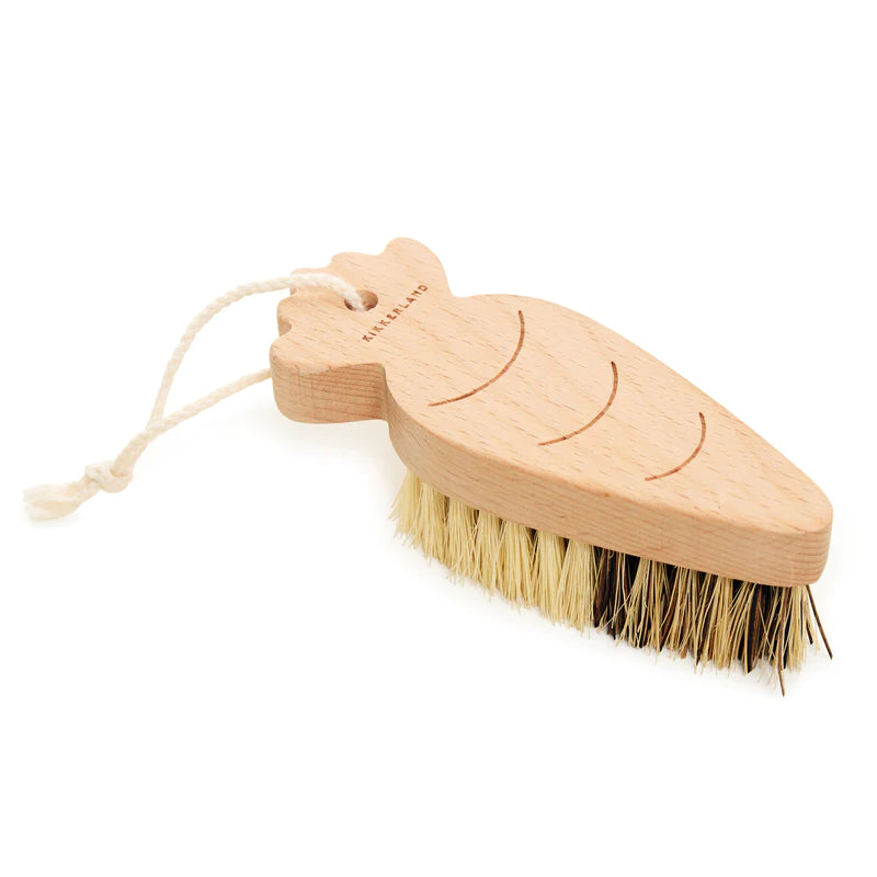 Kikkerland Wooden Carrot-shaped Vegetable Scrubber CU355 main