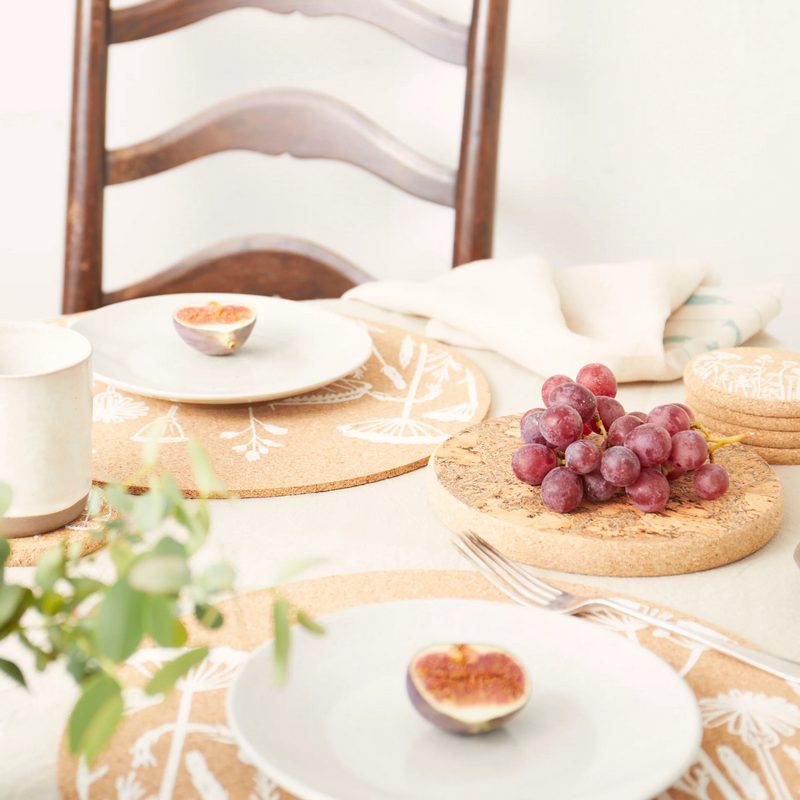 Liga Eco Living Cork Max Round Placemats Set Flowers CRK-PM-FLWR-LRG-SET lifestyle