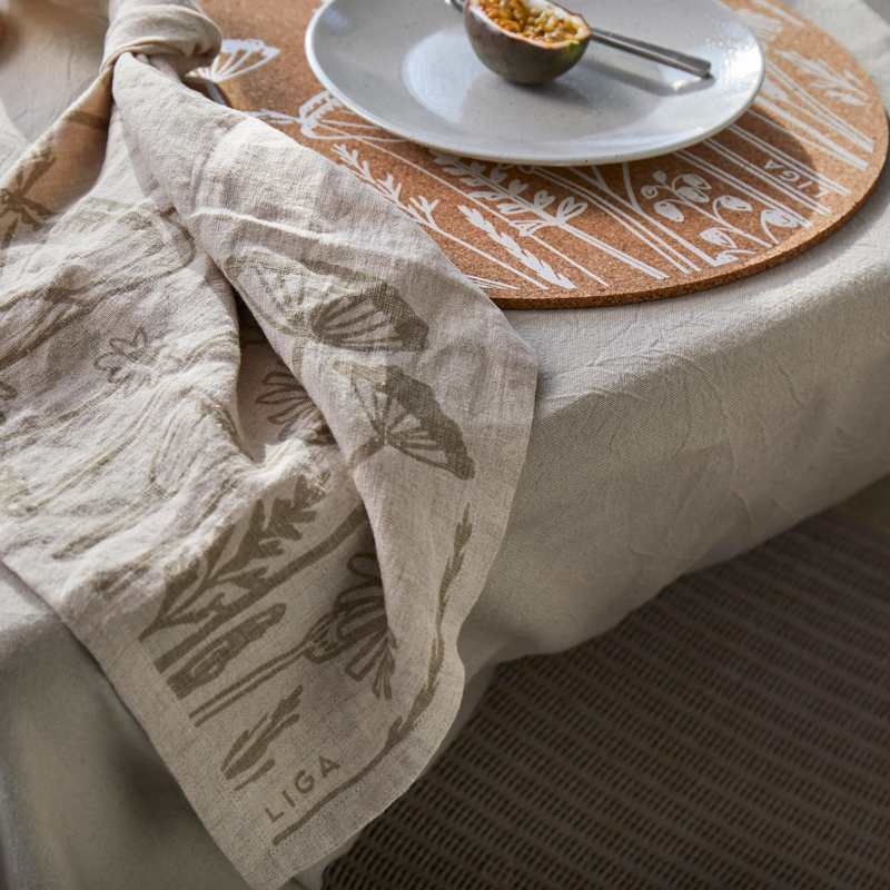 Liga Eco Living Cork Max Round Placemats Set Flowers CRK-PM-FLWR-LRG-SET lifestyle