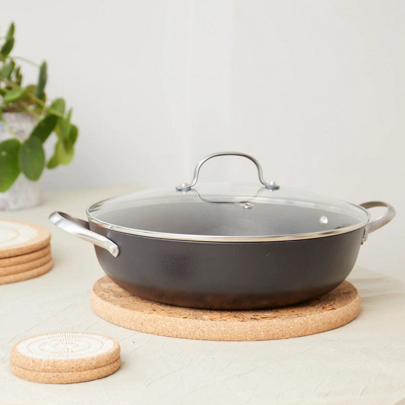 Liga Eco Living Natural Cork Round Trivet Large IG-ROU-TRIV-LRG lifestyle