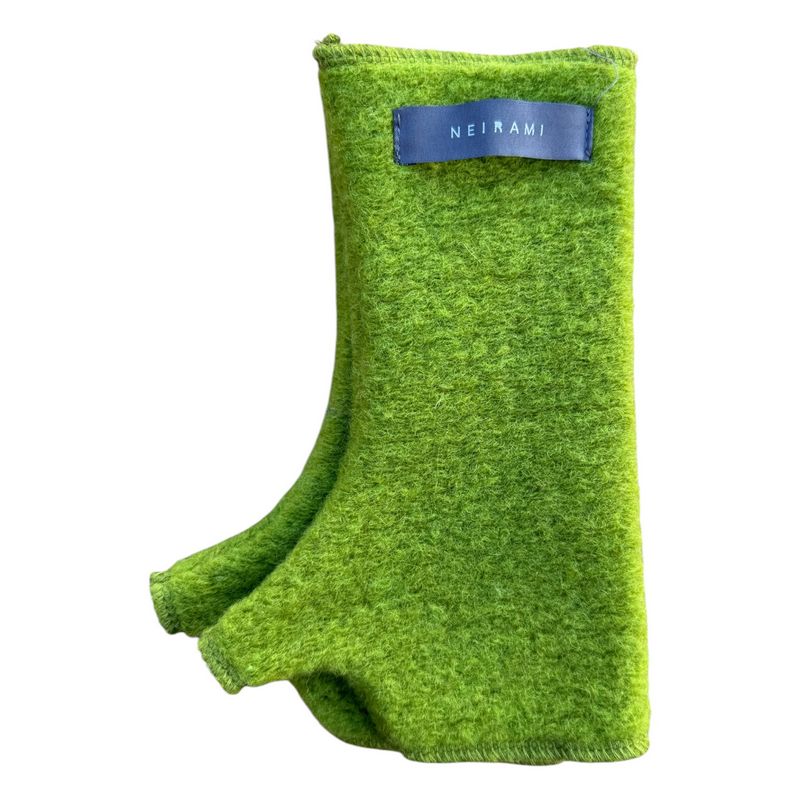 Neirami Clothing Short Gloves Pistacchio together