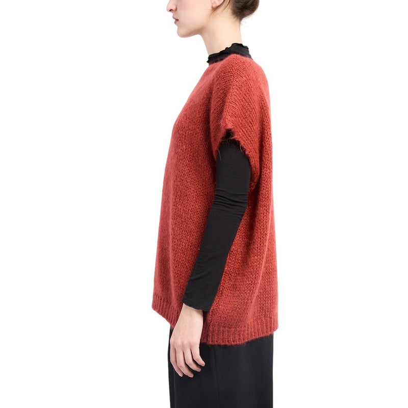 Neirami Crew-neck Mohair Gilet Red K126WM on model side