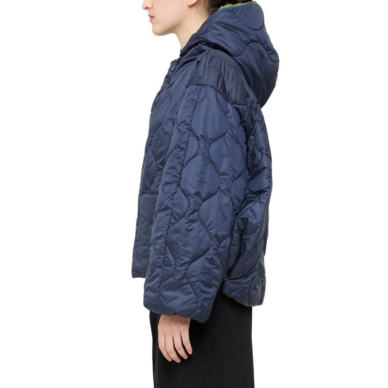 Neirami Short Quilted Jacket Oceano C114ON on model side