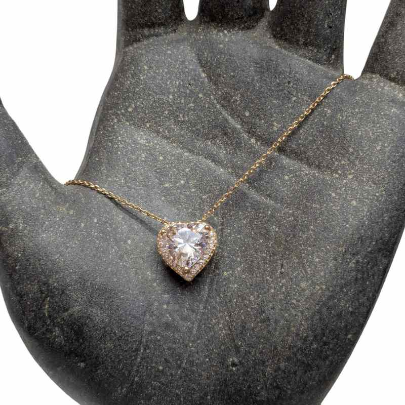 Old School Beauly Jewellery SBN611 Solitaire CZ Heart Necklace Gold Plated detail lifestyle