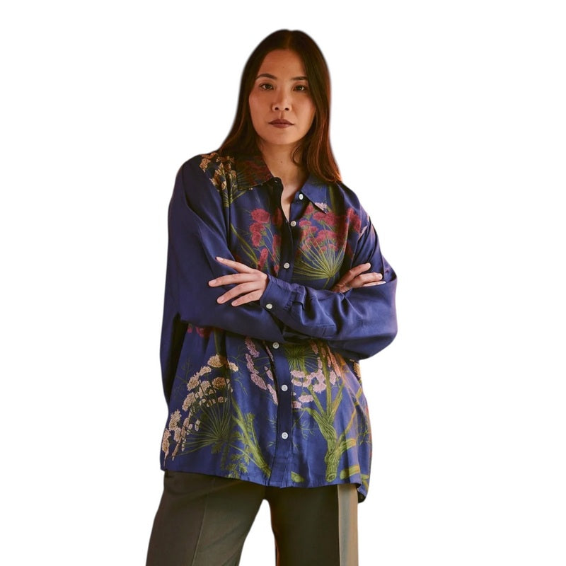 One Hundred Stars Oversized Shirt Parsley Seed Navy on model front