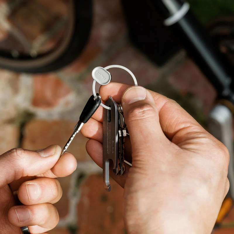 Orbitkey Quick Release Ring in Silver lifestyle 1