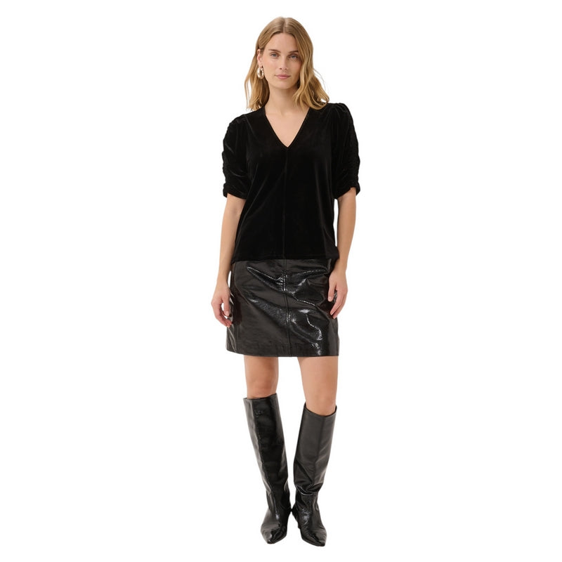 Part Two Clothing Valeriia Velvet Blouse Black 30311019-194008 on model main