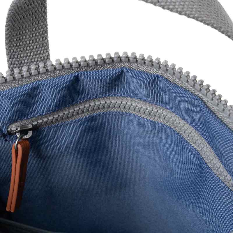 Roka Backpack Finchley A Sustainable Medium Burnt Blue FINCAMRBBL detail zip