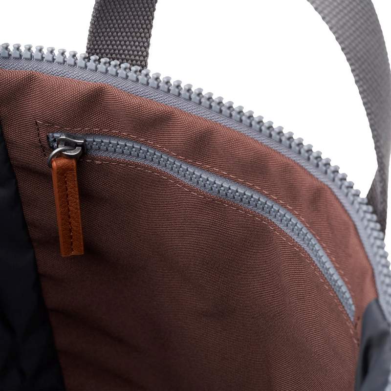 Roka Backpack Finchley A Sustainable Medium Coco internal zip pocket