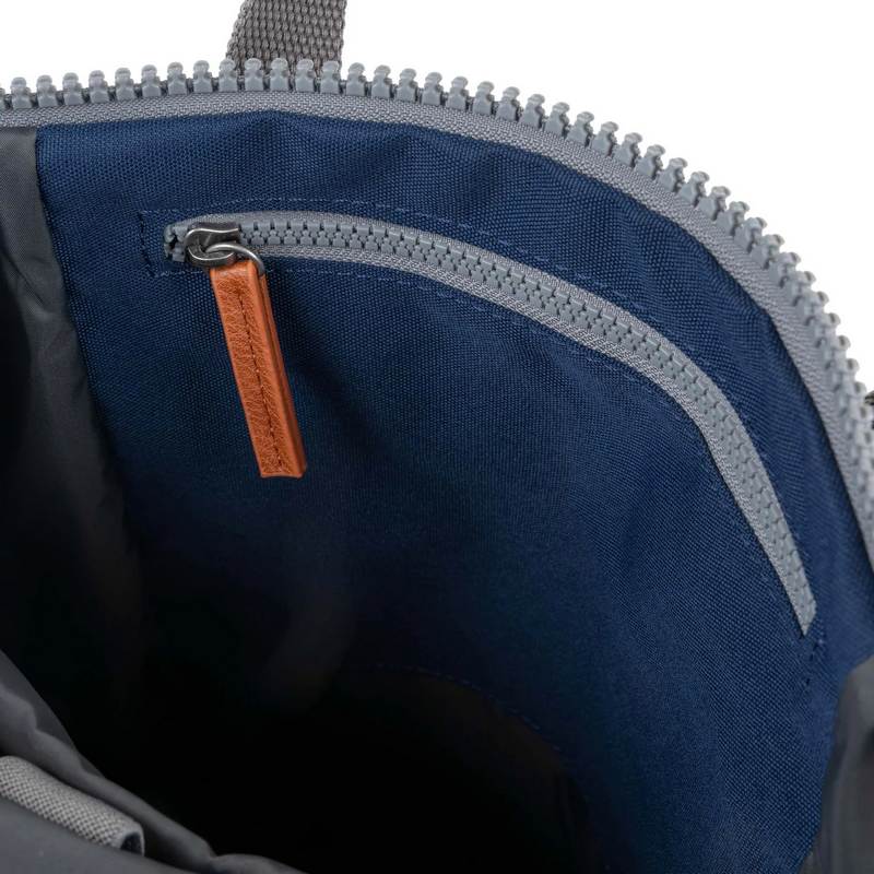 Roka Backpack Finchley A Sustainable Medium Crisp Blue internal zip pocket