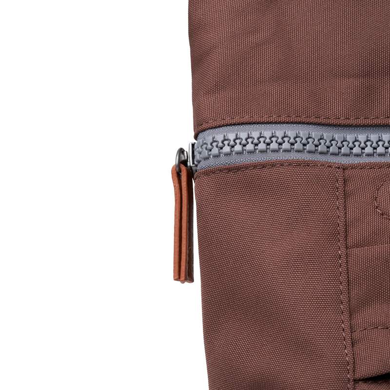 Roka Backpack Finchley A Sustainable Small Coco zip detail