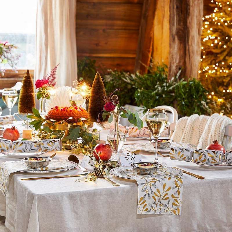 Talking Tables Botanical Mistletoe Christmas Napkins BC-MIST-NAPKIN-V2 table setiing