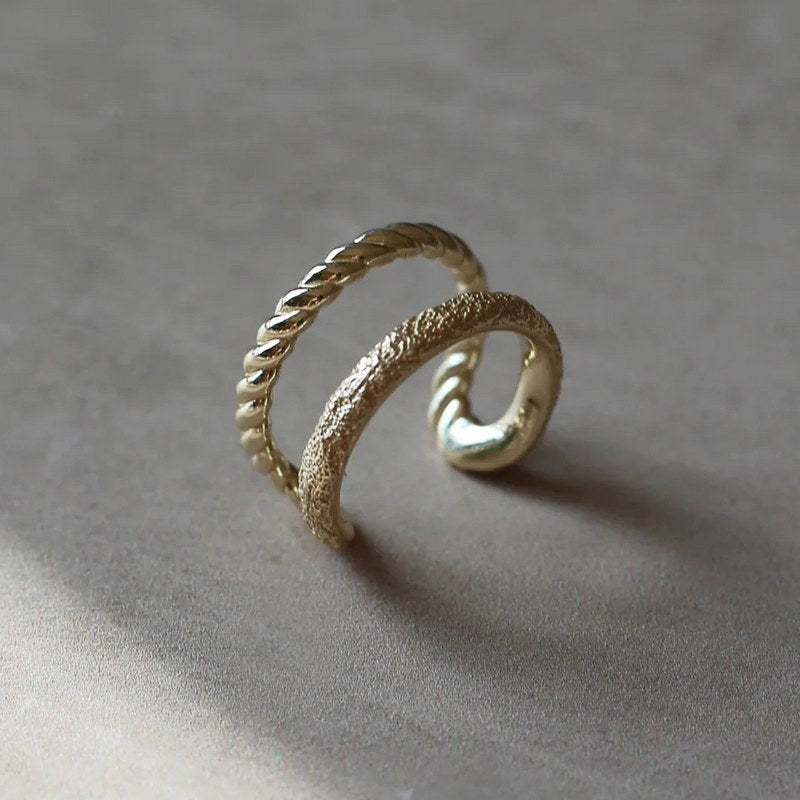 Tutti & Co Jewellery Braid Ring Gold RN335G lifestyle