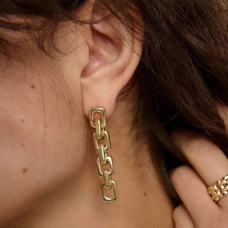 Tutti & Co Jewellery Form Earrings Gold EA724G on model