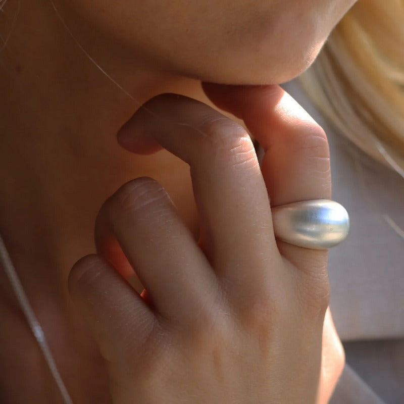 Tutti & Co Jewellery Hush Ring Silver RN328S on model