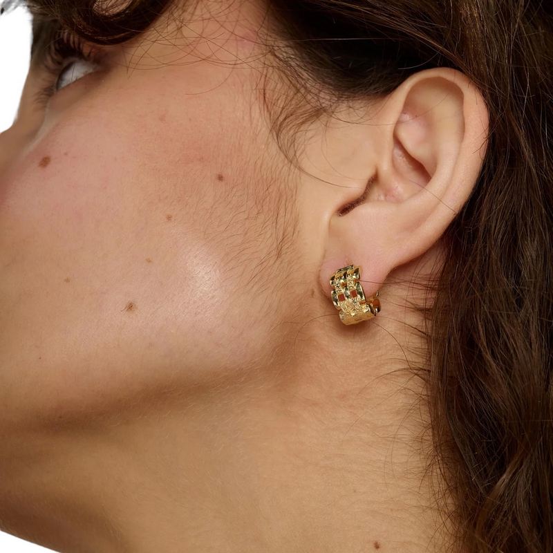 Tutti & Co Jewellery Linear Earrings Gold EA720G on model