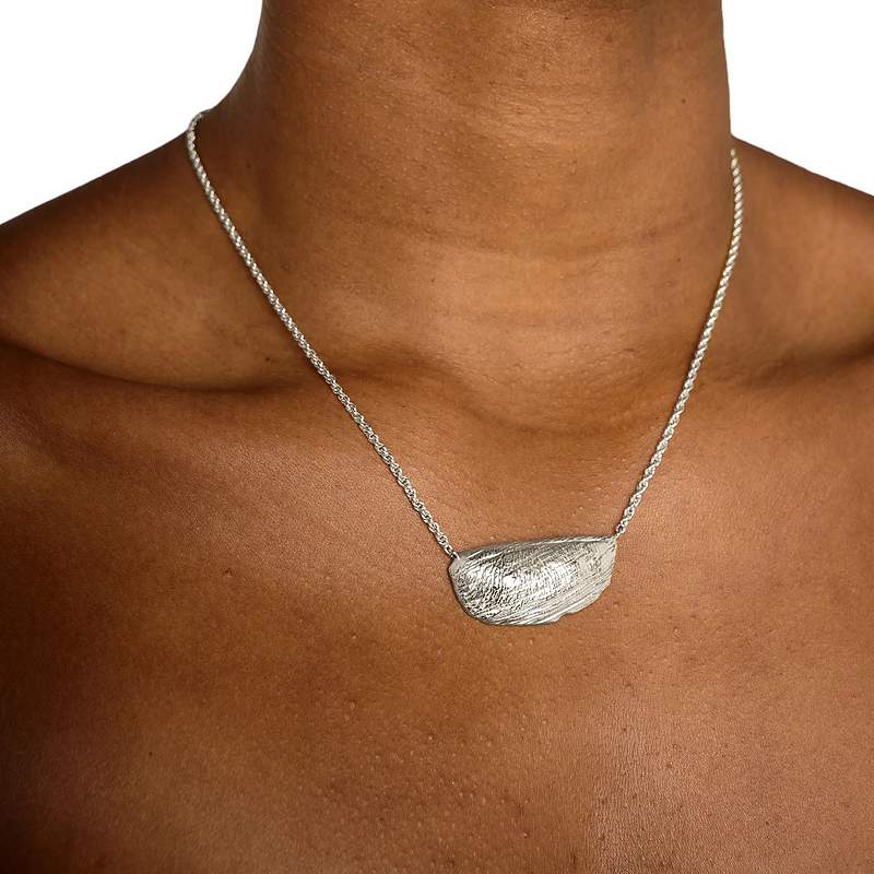 Tutti & Co Jewellery Ora Necklace Silver NE817S model