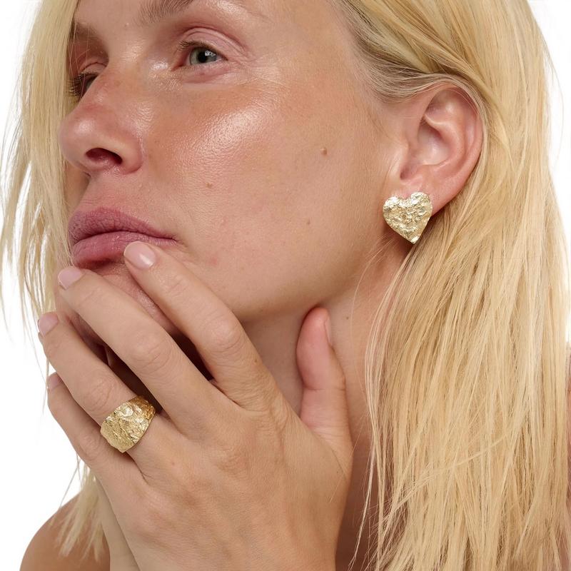 Tutti & Co Jewellery Revere Large Earrings Gold EA710G on model 2