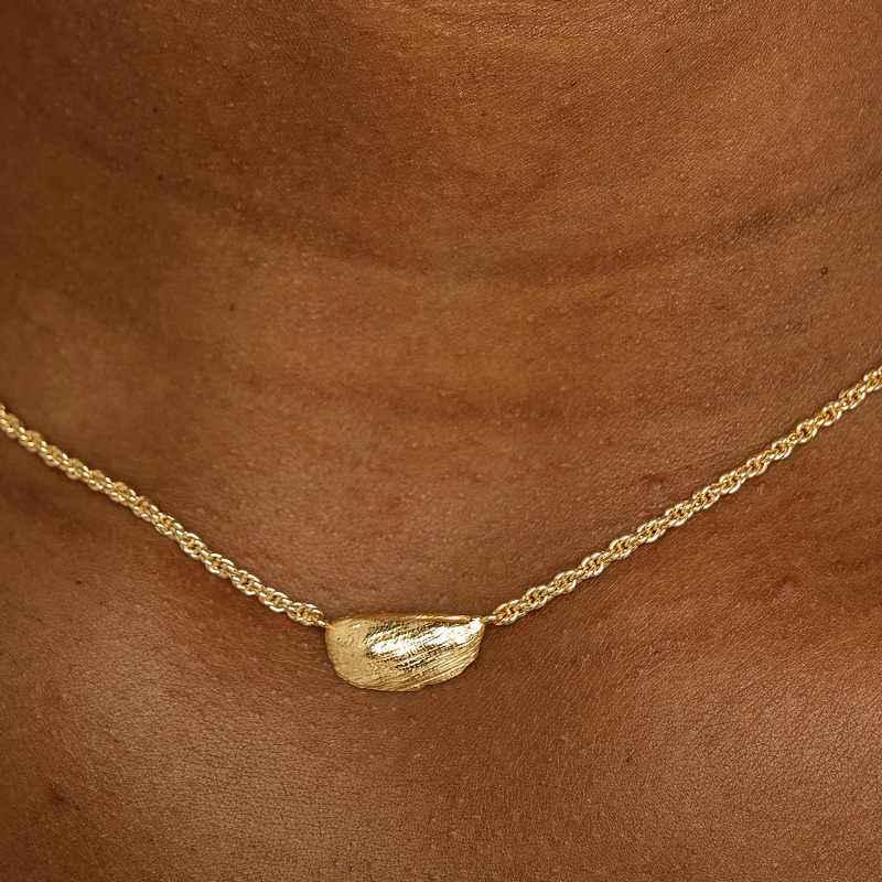 Tutti & Co Jewellery Selene Necklace Gold NE818G model