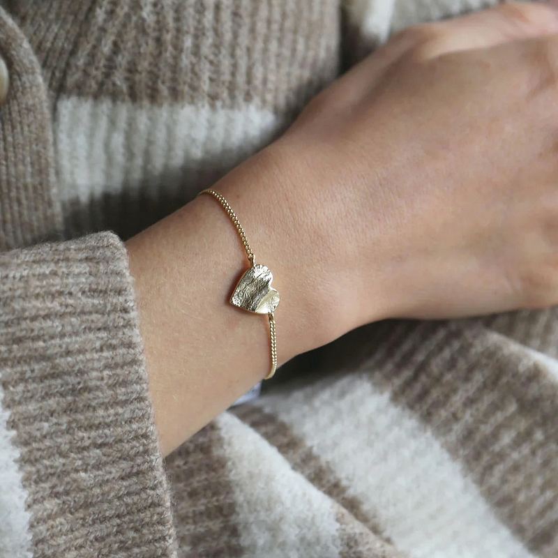 Tutti & Co Jewellery Sweetheart Bracelet in Gold BR582G on model
