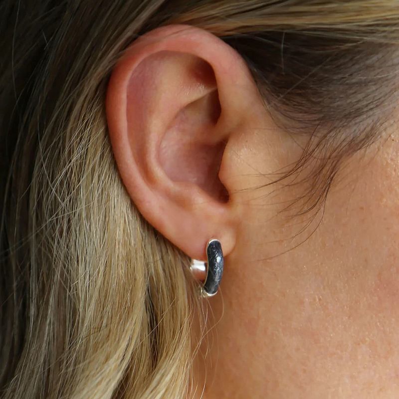 Tutti & Co Jewellery Yearn Earrings Silver EA520S on model