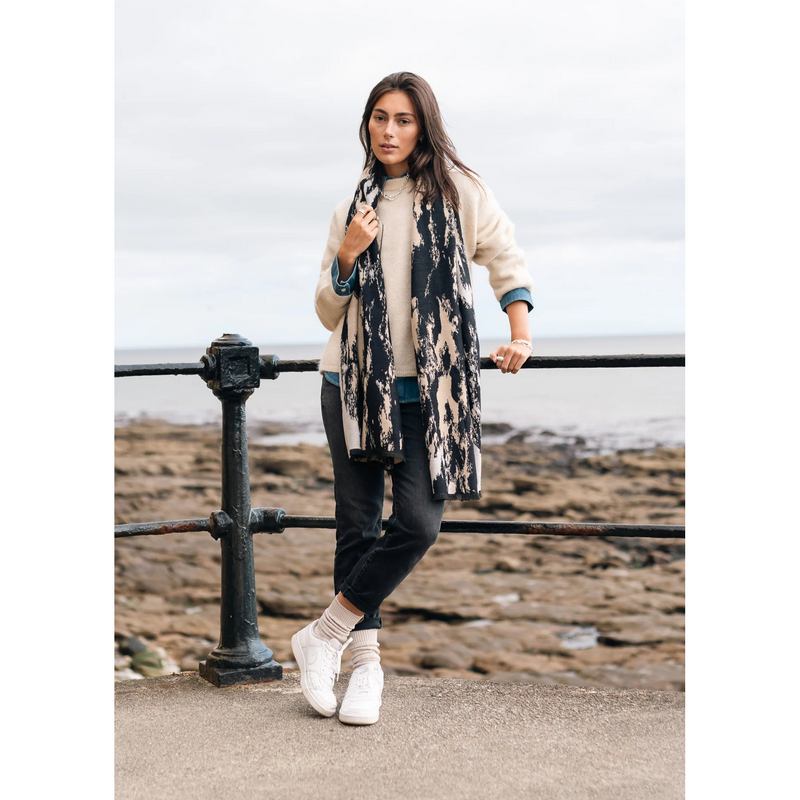 Tutti & Co Offshore Scarf S381 on model