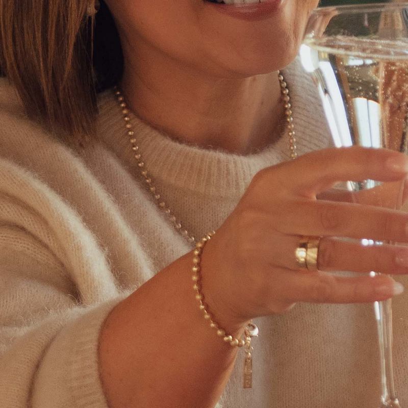 Tutti & Co Valley Bracelet Gold BR647G on model