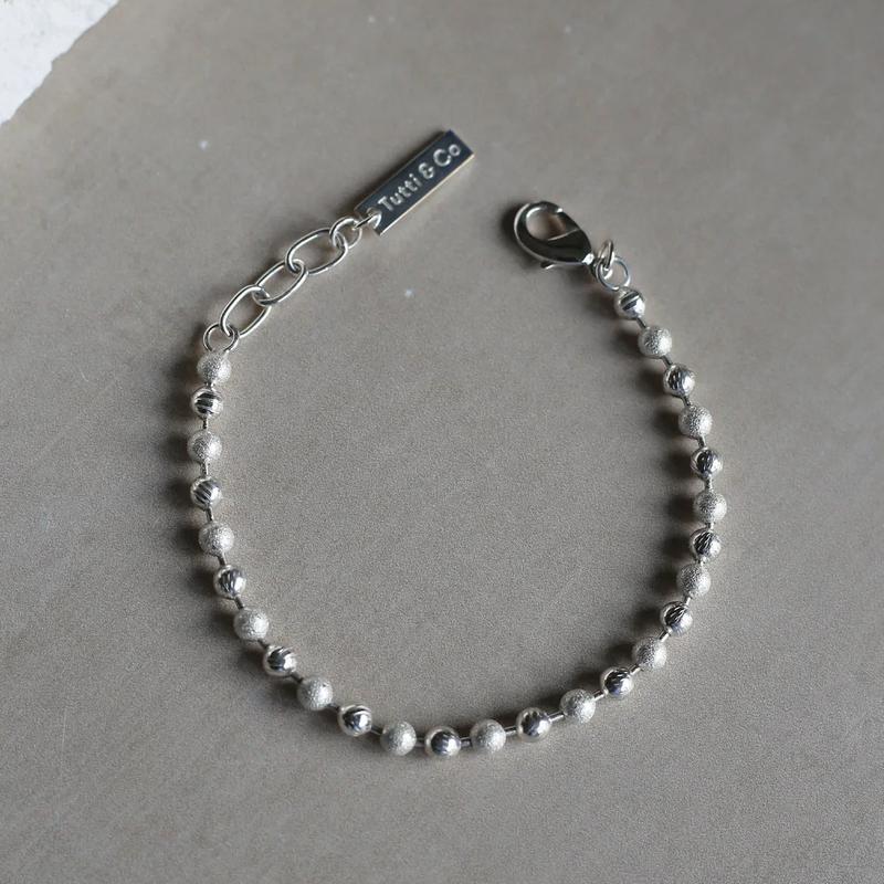 Tutti & Co Valley Bracelet Silver BR647S on stone