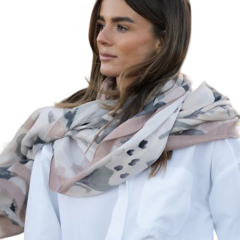 Tutti & Co Wilderness Scarf S370 on model outside