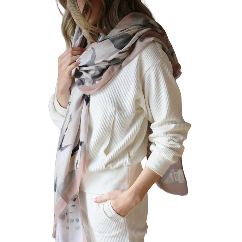 Tutti & Co Wilderness Scarf S370 on side 2