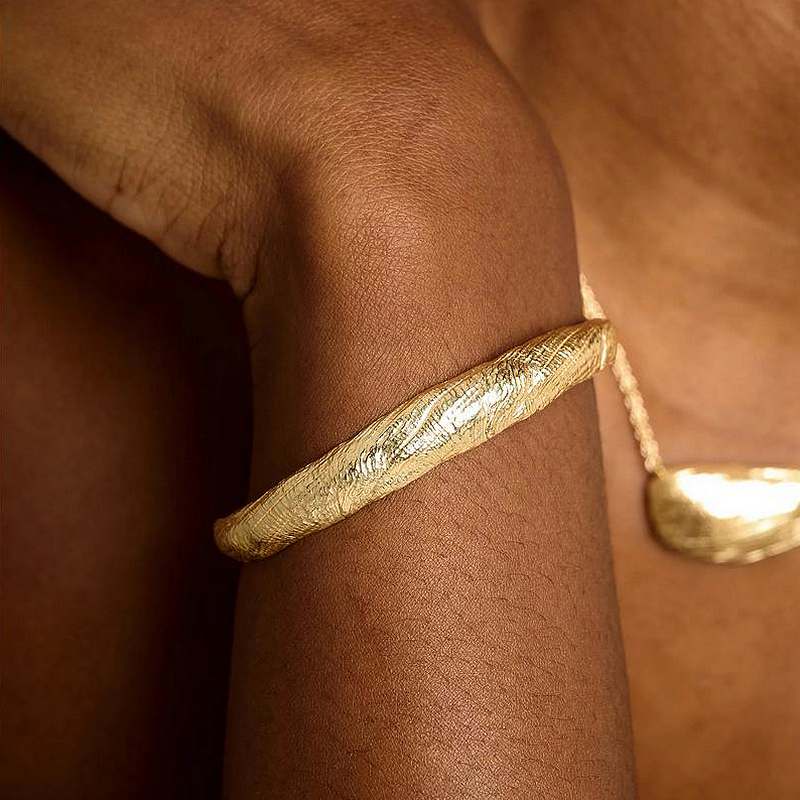 Tutti & Co Jewellery Ria Bangle Gold BR738G model