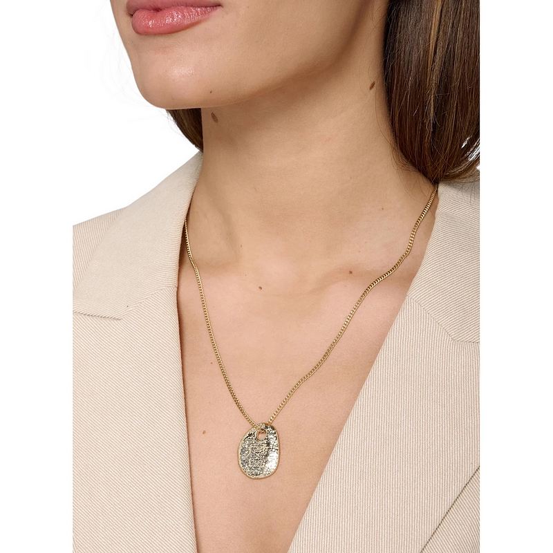 Tutti and Co Jewellery Balance Necklace Gold NE751G on model 1